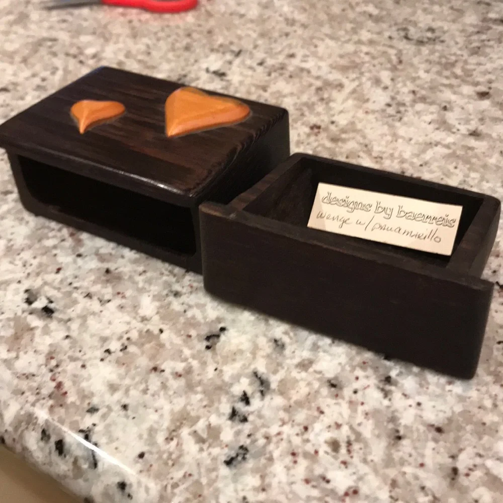 Baerreis carved box